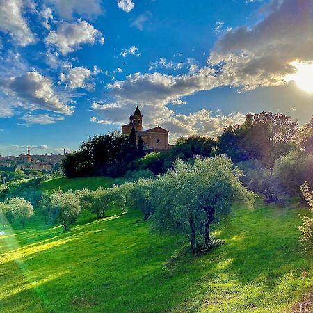 Palazzo Del Papa Country Suites Сиена Екстериор снимка