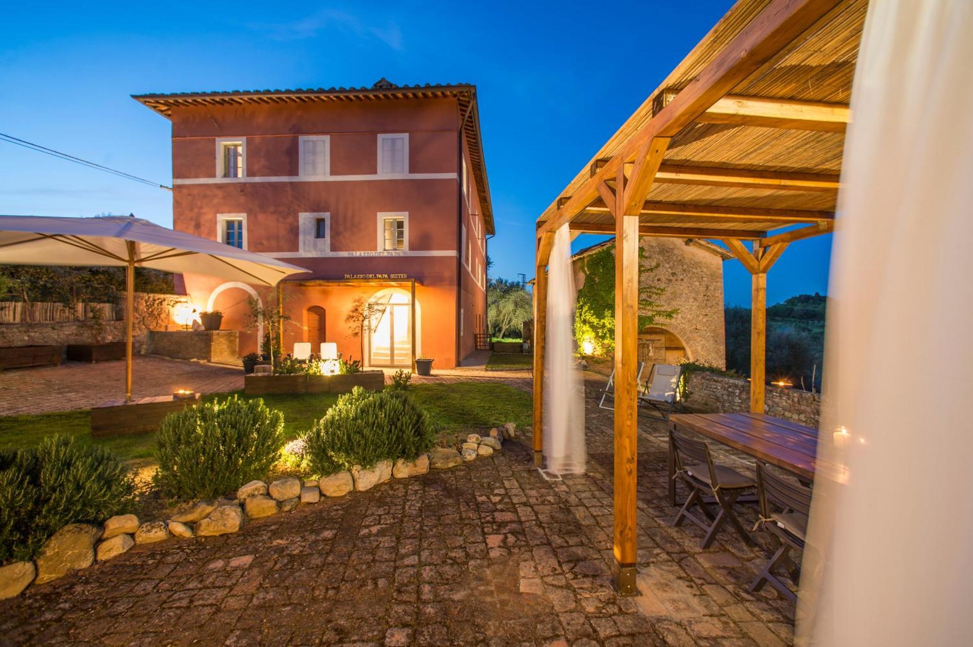 Palazzo Del Papa Country Suites Сиена Екстериор снимка